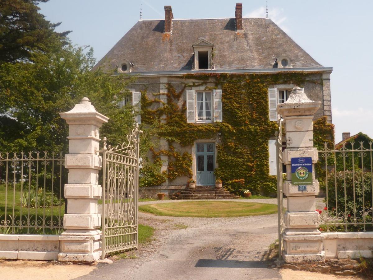 Le Logis Bed & Breakfast Les Pineaux Exterior photo