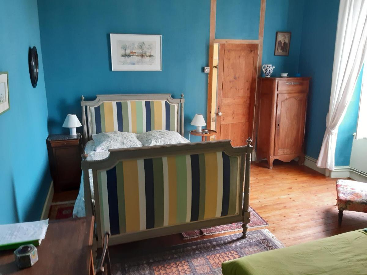 Le Logis Bed & Breakfast Les Pineaux Exterior photo